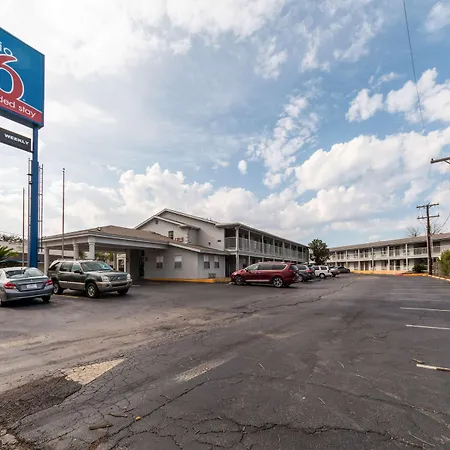 Studio 6-San Antonio, Tx - Fort Sam Houston Area-2